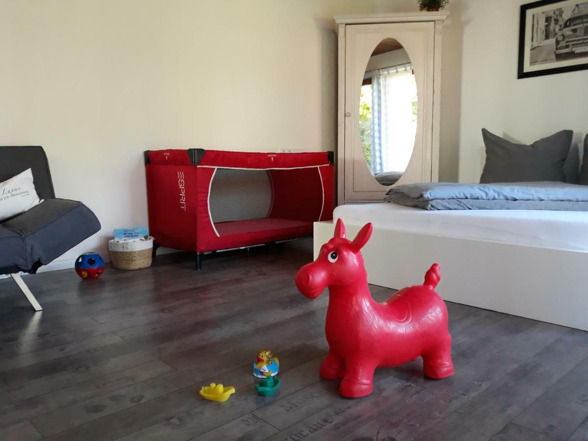 Schoene Einzimmer Wohnung Zwischen Bodensee Und Allgaeu Neukirch  Exterior foto